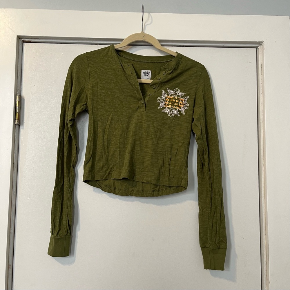 Revolve Boys Lie olive Green Long Sleeve crop top graphic fitted large baby tee